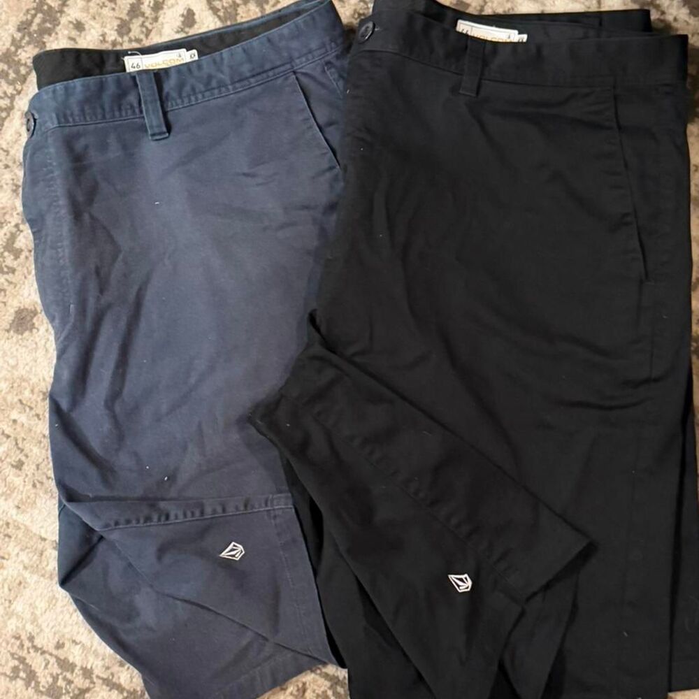 Volcom Men's Black and Navy Shorts